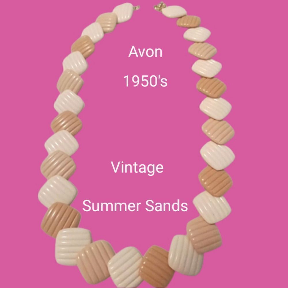 Vintage 1950s Avon Summer Sands Necklace.